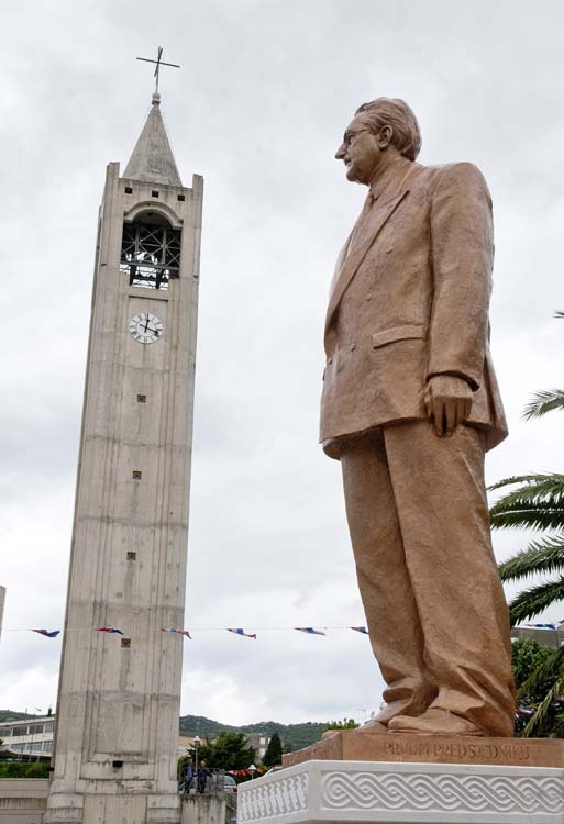 Открытие памятника Франьо Туджману в хорватском городке Плоче