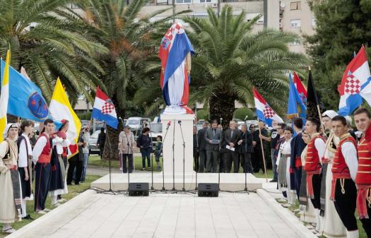 Открытие памятника Франьо Туджману в хорватском городке Плоче