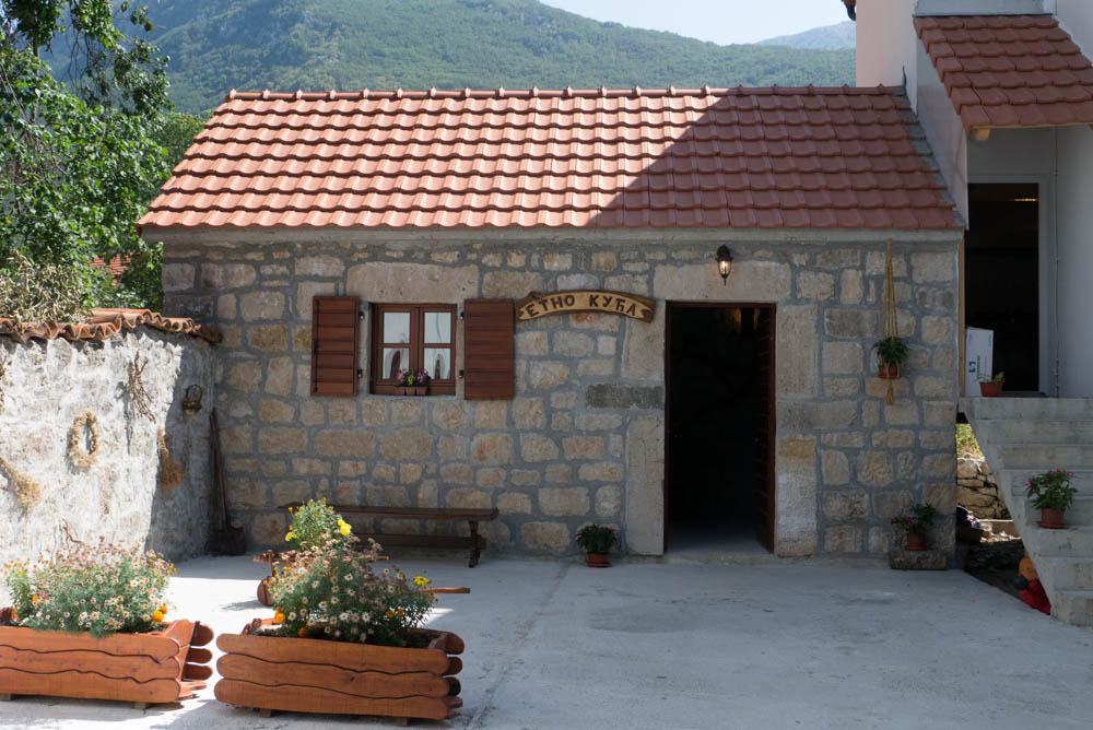 Село Негуши в Черногории