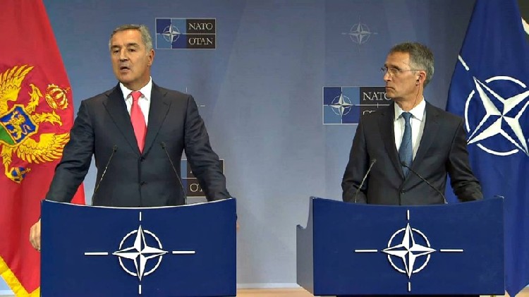 Премьер Черногории Джуканович и генсек НАТО Столтенберг (слева направо). Фото: Rtcg.me