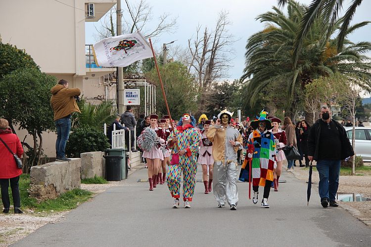 Традиционный карнавал в Доня-Ластва в феврале 2022 года