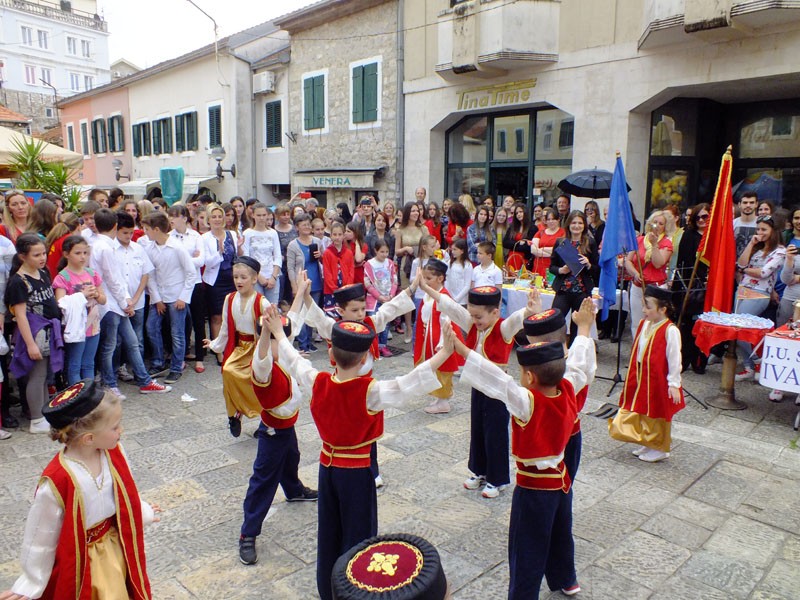 Детская творческая программа в Херцег-Нови - к 10-летию независимости Черногории