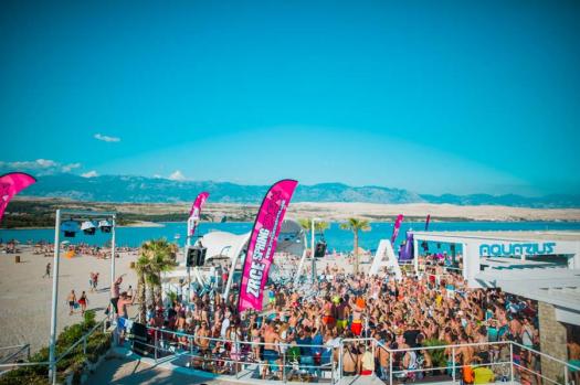 Фестиваль Spring Break Festival на хорватском острове Паг. Фото: Jutarnji.hr, Goran Telak,  CROPIX Фестиваль Spring Break Festival на хорватском острове Паг