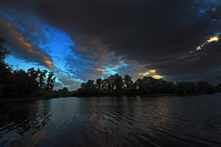 Небо над Нови-Садом в апреле 2016 г. 