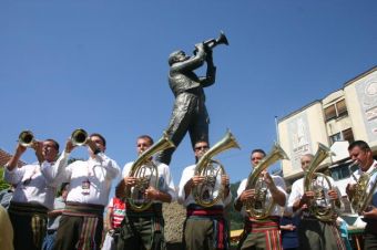 Фестиваль трубачей в сербской Гуче