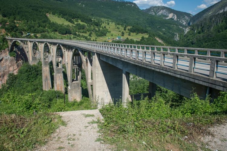 Мост Джурджевича - архитектурная и туристическая достопримечательность