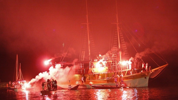 Реконструкция морского боя у города Макарска