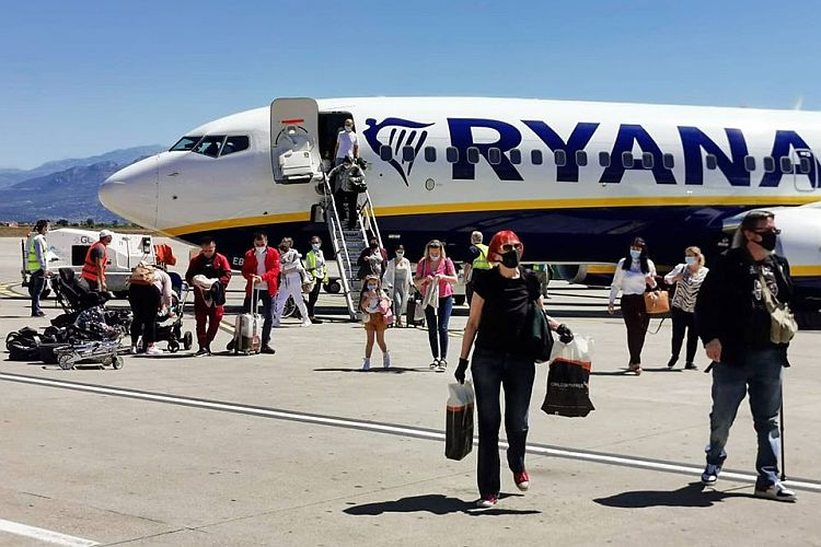Самолет авиакомпании Ryanair в Подгорице. Фото:Cdm.me