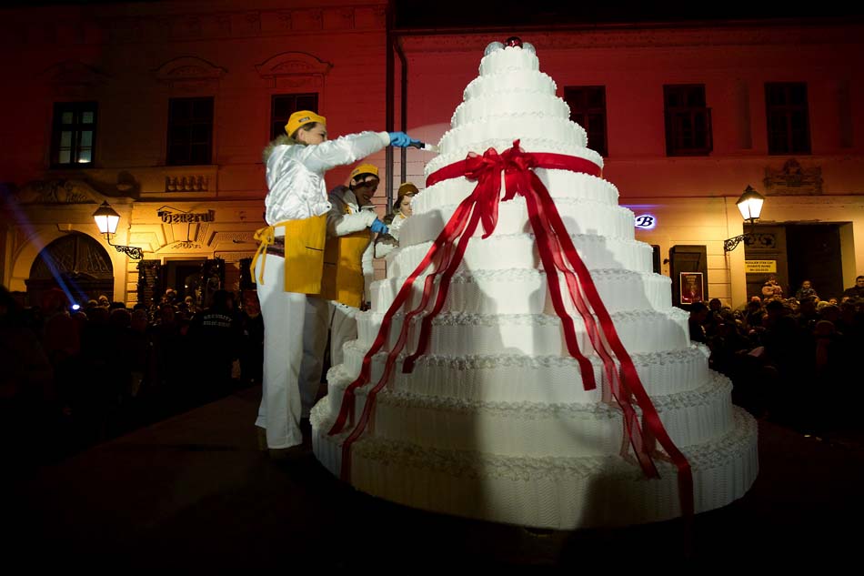 Праздничный торт в Осиеке