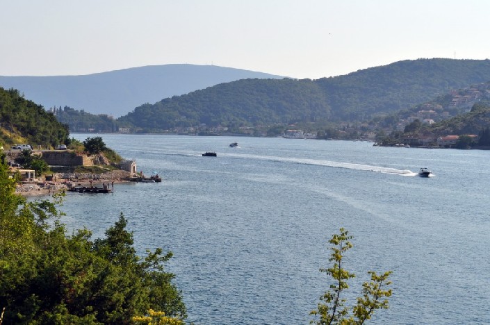 Пробы воды подтвердили высокое качество воды на пляжах Черногории Бока-Которская бухта. Фото: Bokanews.me