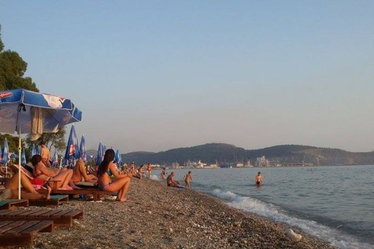 Пляж в Черногории. Фото: Rtcg.me
