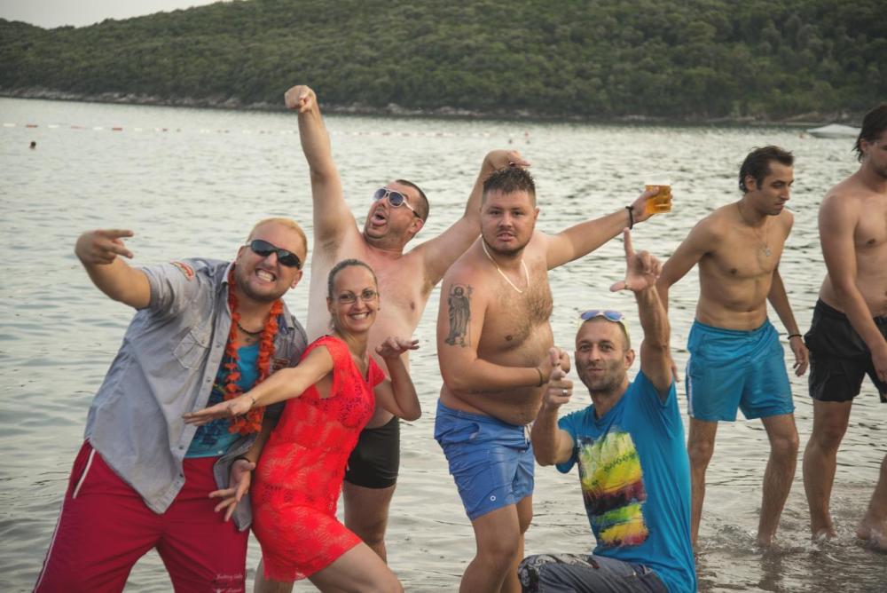 Фестиваль ON/OFF на черногорском пляже "Яз" 