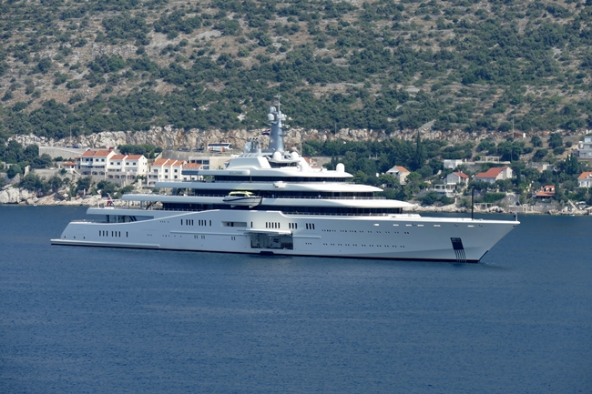 Яхта Eclipse в Дубровнике. Фото: Dubrovniknet.hr