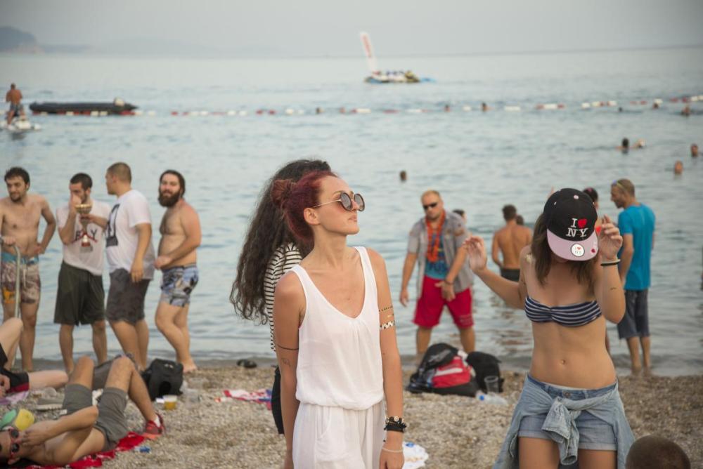 Фестиваль ON/OFF на черногорском пляже "Яз" 