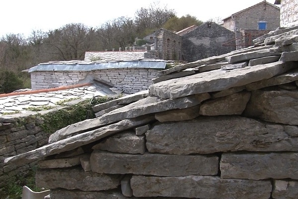 Каменное село Жлиеби в Бока-Которской бухте