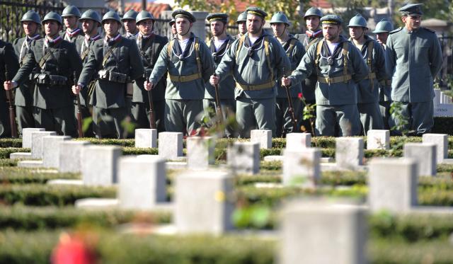 Установление мемориальной доски итальянским солдатам в Белграде