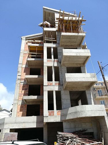 Четырехкомнатная квартира в новом комплексе у моря в Бечичи, Черногория