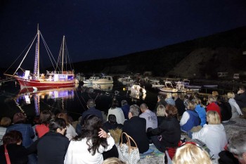 Концерт в бухте Калавойна хорватской Истрии