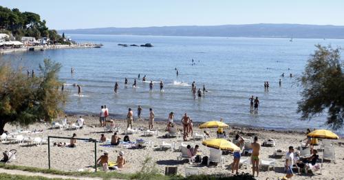 Пляж "Бачвице" в Сплите в конце октября
