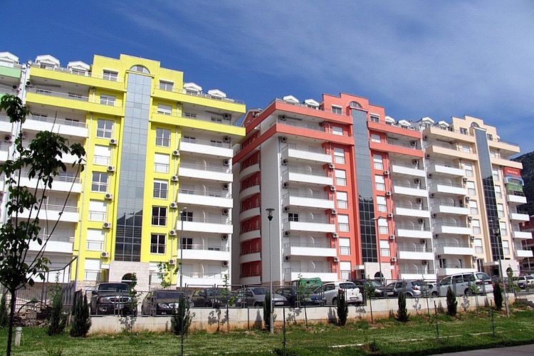 Продажа трехкомнатной квартиры у моря в Будве, Черногория