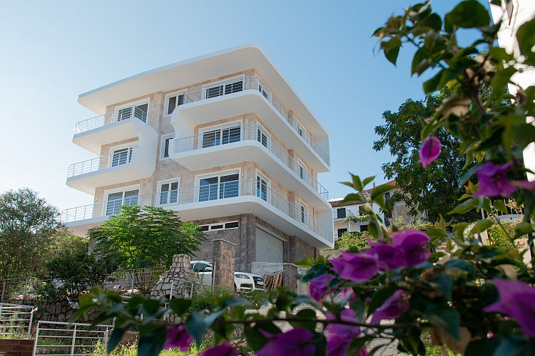 Квартира с видом на море в Крашичи, Черногория