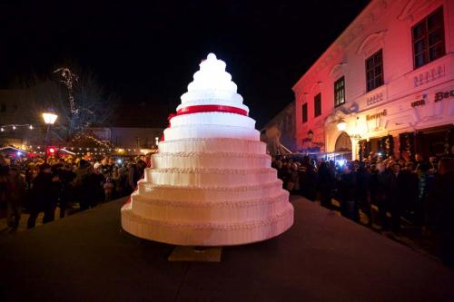 Праздничный торт в Осиеке