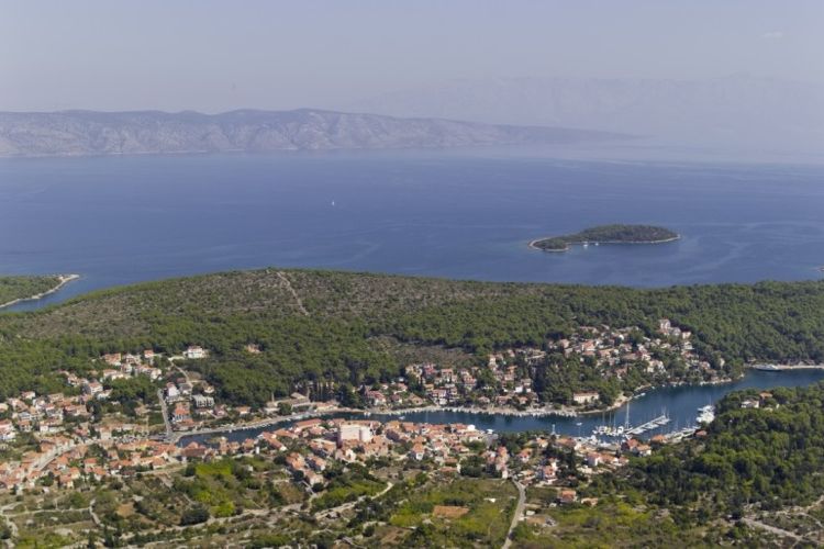 Марина «Врбоска» на острове Хвар