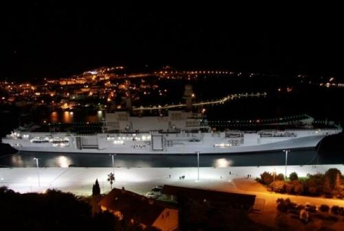 Итальянский авианосец  Cavour в Хорватии