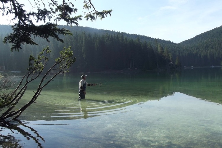 Сезон рыбалки на Черном озере. Фото: Vijesti, Obrad Pješivac