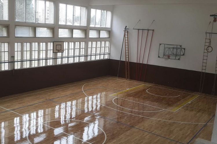 Спортзал в школе им. Блажо Орландича. Фото: Cdm.me