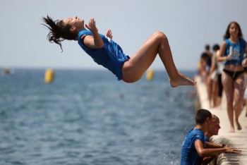 Массовые прыжки в воду в Задаре