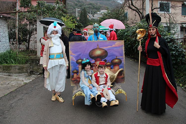 Традиционный карнавал в Доня-Ластва в феврале 2024 года