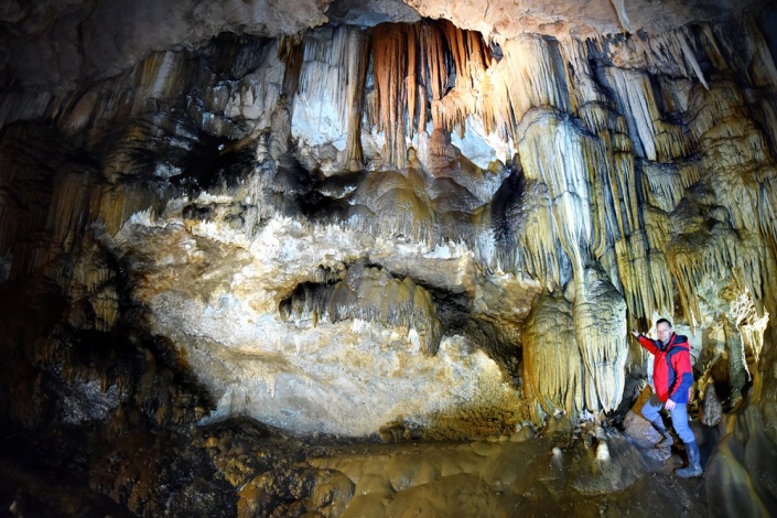 Липская пещера вблизи Цетине