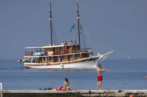 Пляжный отдых на Макарской ривьере