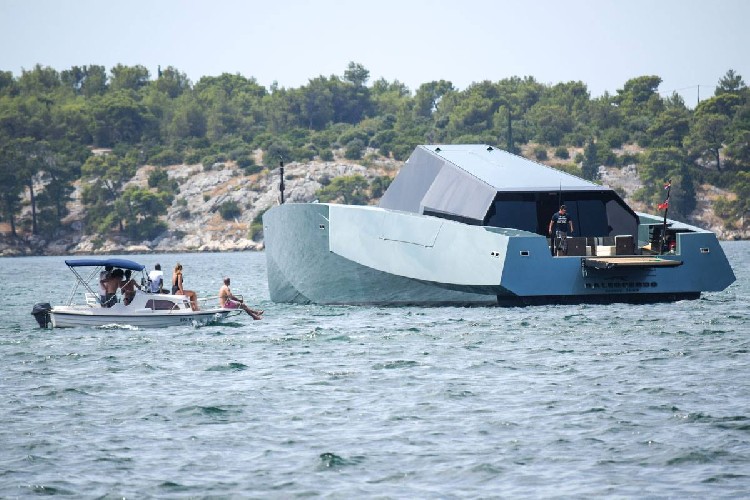 Яхта Galeocerdo у Шибеника в июле 2016 года