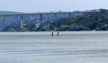 Солнечный день в поселке Чортановци