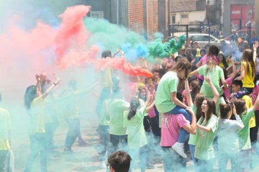 Празднование окончания учебного года в Сербии