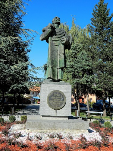 Черногорская столица Цетине летом