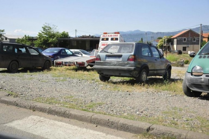 Незарегистрированные автомобили в Черногории. Фото: Cdm.me
