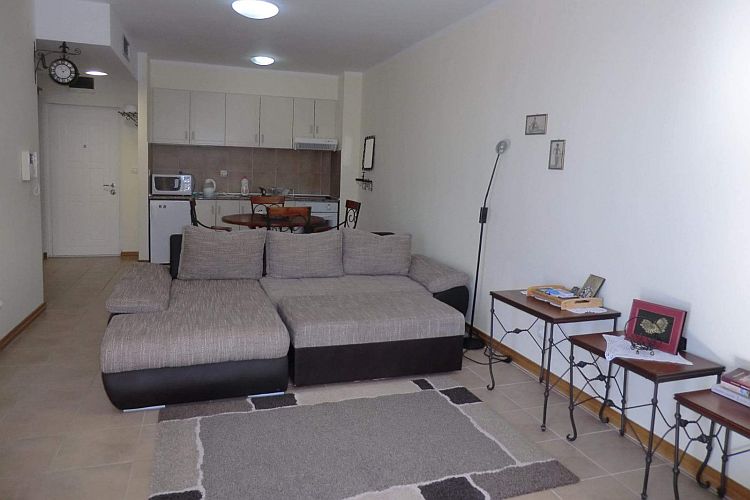 Двухкомнатная квартира в комплексе у моря в Бечичи, Черногория